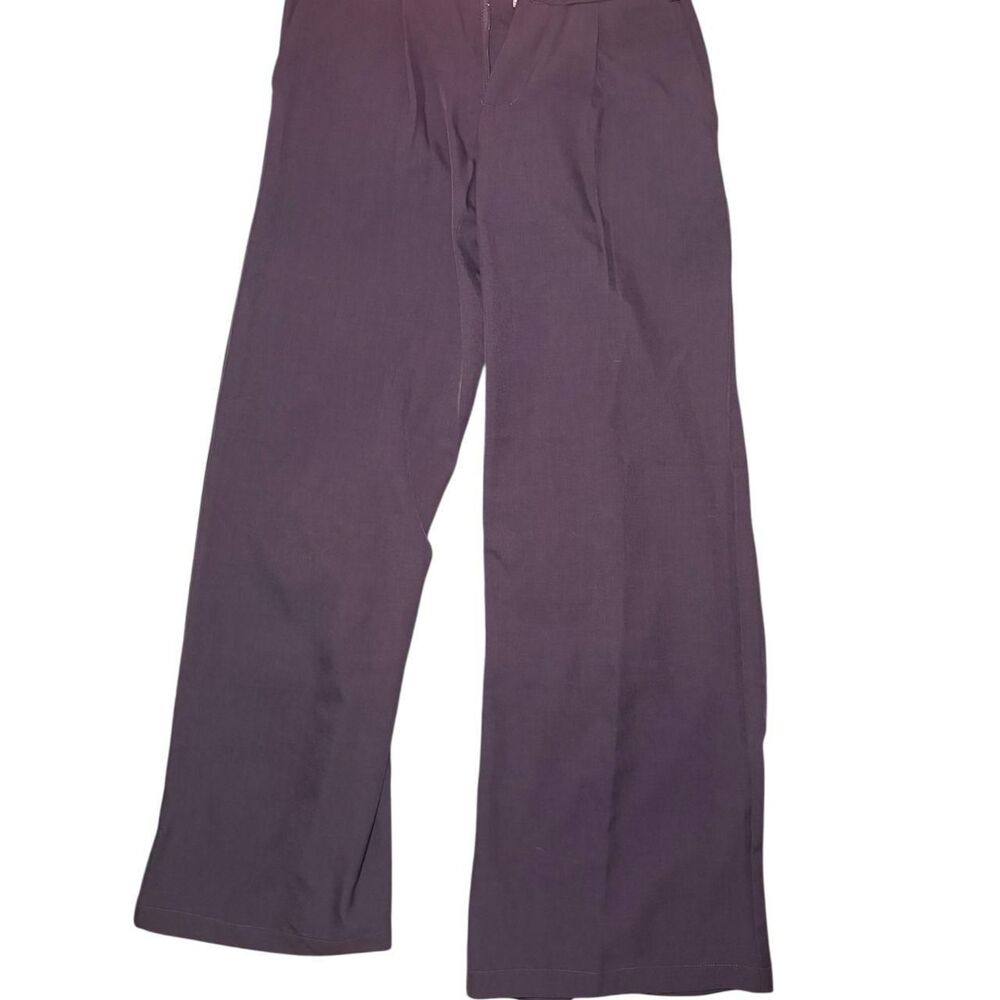 Boohoo Women's Grey and White Trousers